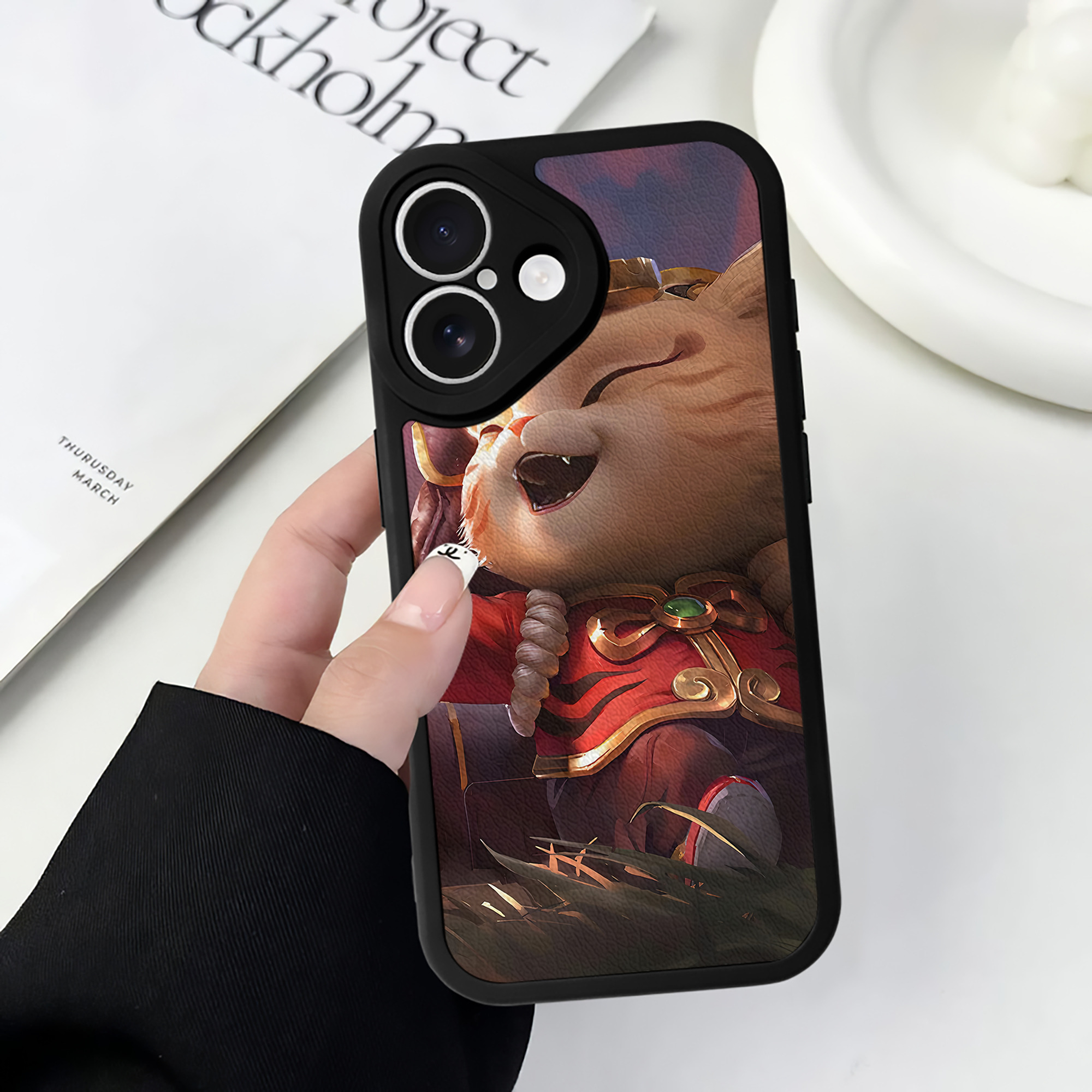 リーグ・オブ・レジェンド League of Legends LOL 【iPhone 16シリーズ対応】シリコンスマホケース（レザー調） 材質：シリコン